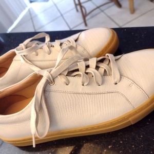 Banana Republic Women's Off White Leather Sneakers size 9
